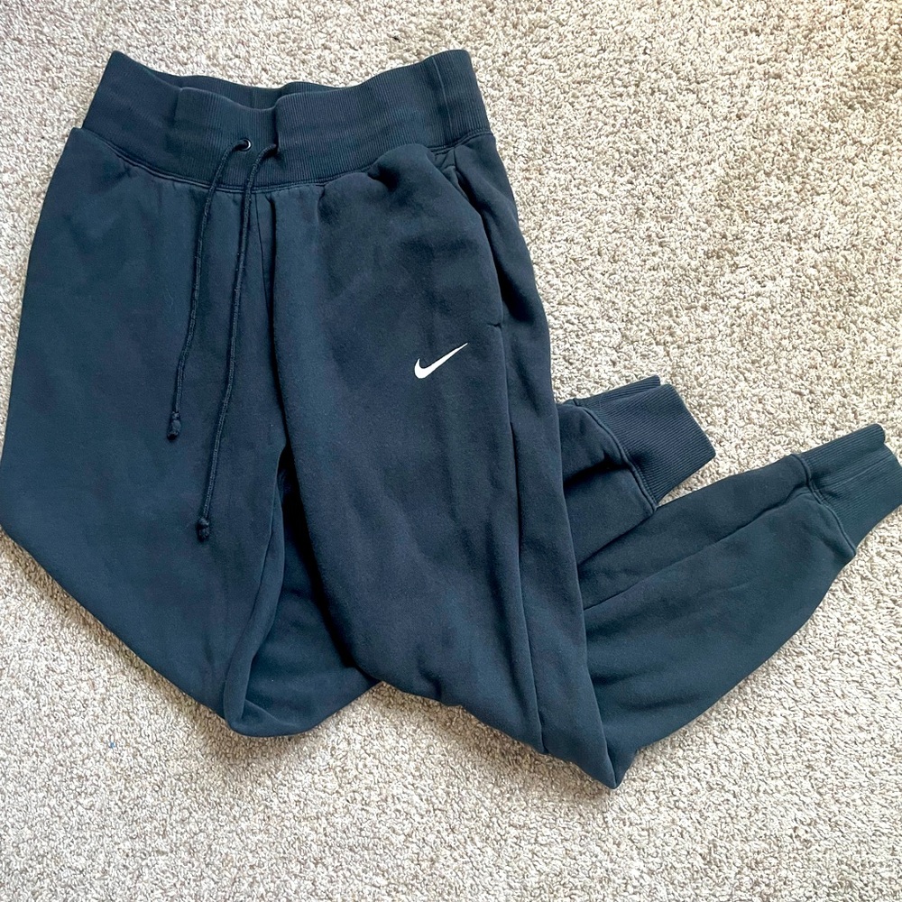 Black Nike Women’s Sweatpants